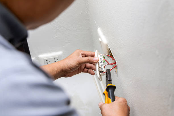 Best Local Electrician Companies  in Seven Lakes, NC
